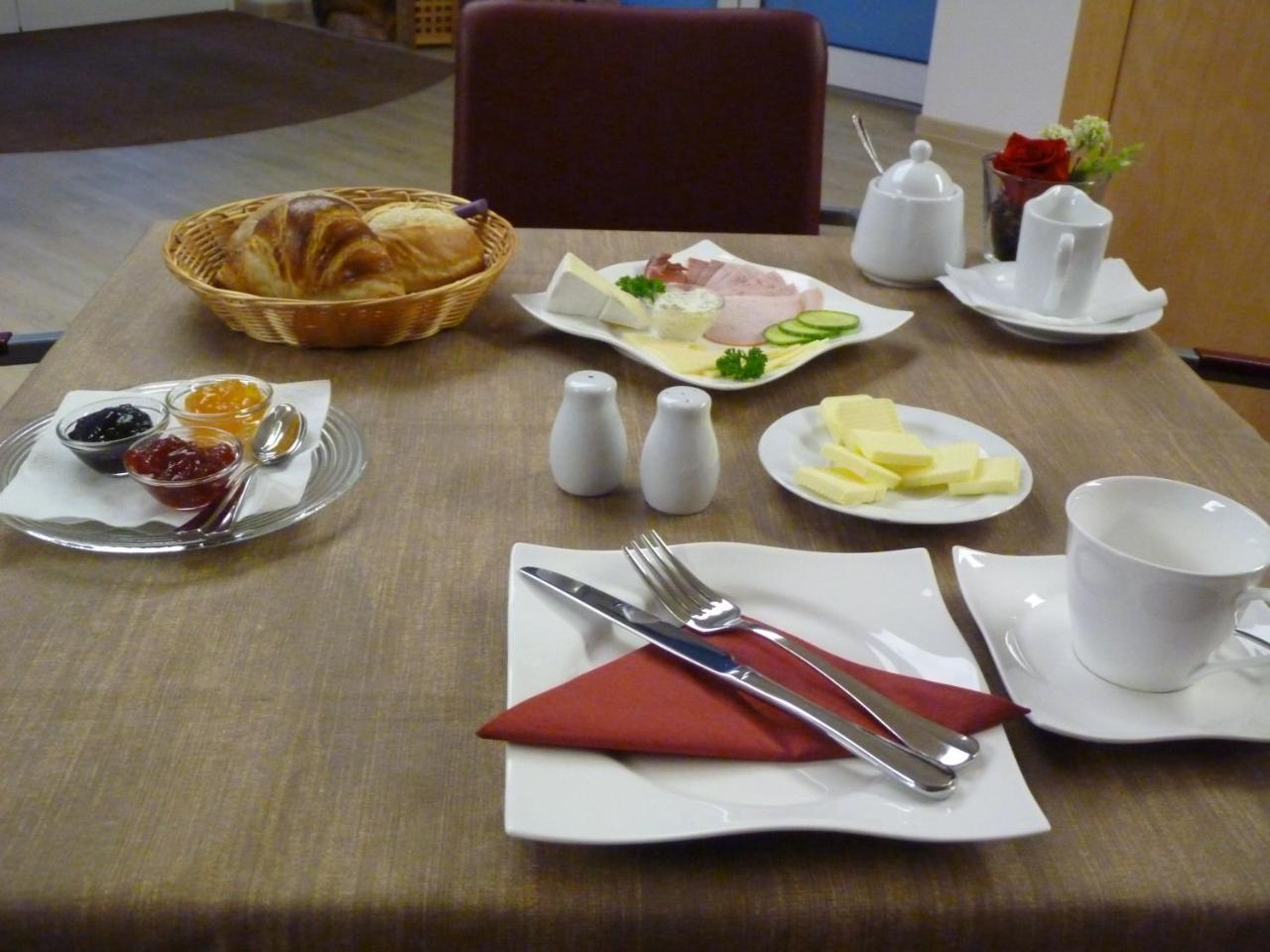 Cafe Und Pension Blohm Greifswald Eksteriør billede